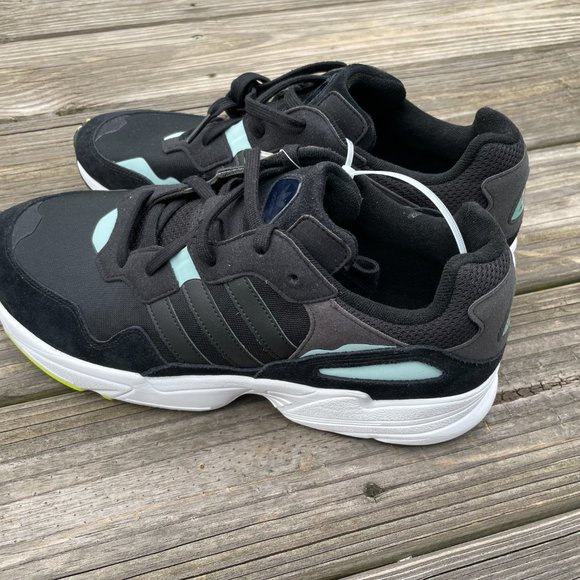 Adidas Men Athletic Shoes Black Lace Up Torsion Ru - Picture 5 of 12